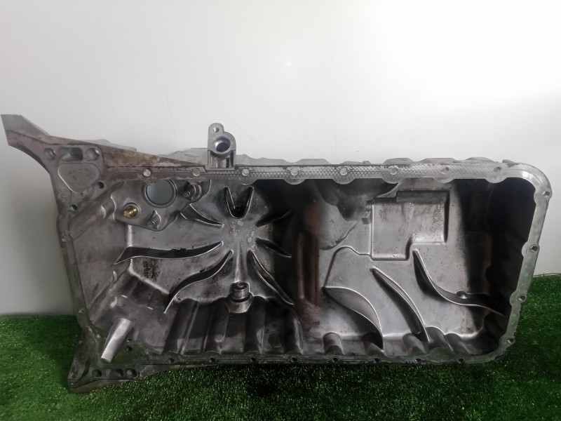 Recambio de carter para mercedes-benz clase c (w204) berlina 2.2 cdi cat referencia OEM IAM R6460142102  