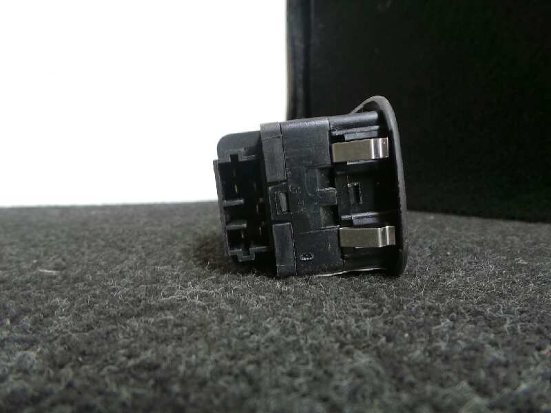 Recambio de mando elevalunas delantero izquierdo para peugeot 206 berlina 1.4 referencia OEM IAM   6 PINES