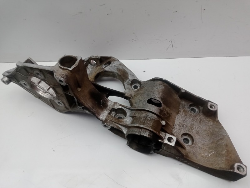 Recambio de soporte alternador para seat ibiza (6l1) 1.9 sdi referencia OEM IAM 038903143AC  