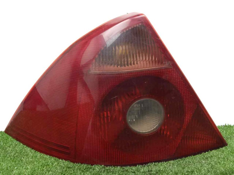 Recambio de piloto trasero izquierdo para ford mondeo berlina (ge) 2.0 tdci cat referencia OEM IAM  00-03 ROJO