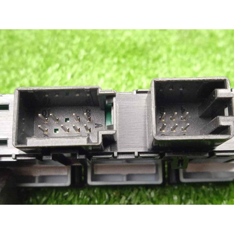 Recambio de warning para skoda fabia combi 1.4 tdi dpf referencia OEM IAM 6V0927132A  