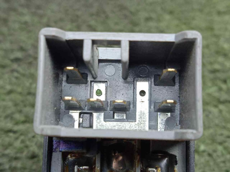 Recambio de mando elevalunas delantero derecho para chevrolet lacetti 1.4 cat referencia OEM IAM 621W04790  