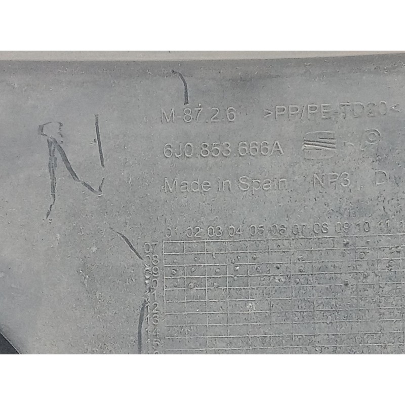 Recambio de molduras delanteras para seat ibiza sc (6j1) 1.2 tdi referencia OEM IAM 6J0853666A ANTINIEBLA.DERECHA 