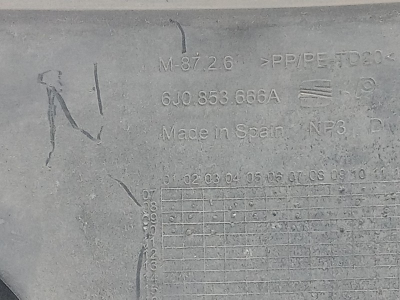 Recambio de molduras delanteras para seat ibiza sc (6j1) 1.2 tdi referencia OEM IAM 6J0853666A ANTINIEBLA.DERECHA 