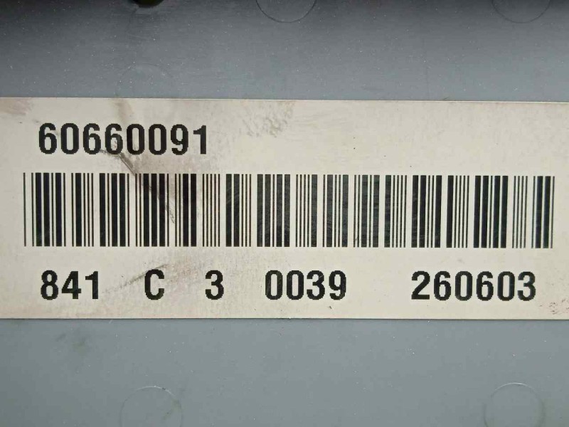 Recambio de caja reles / fusibles para lancia thesis (115) 2.4 jtd cat referencia OEM IAM 51736623-50120851011-60660091  