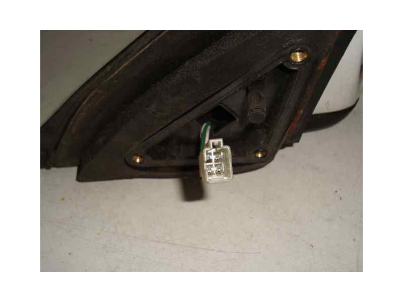 Recambio de retrovisor derecho para kia shuma 1.5 comfort 5 berlina referencia OEM IAM  ELECTRICO BLANCO