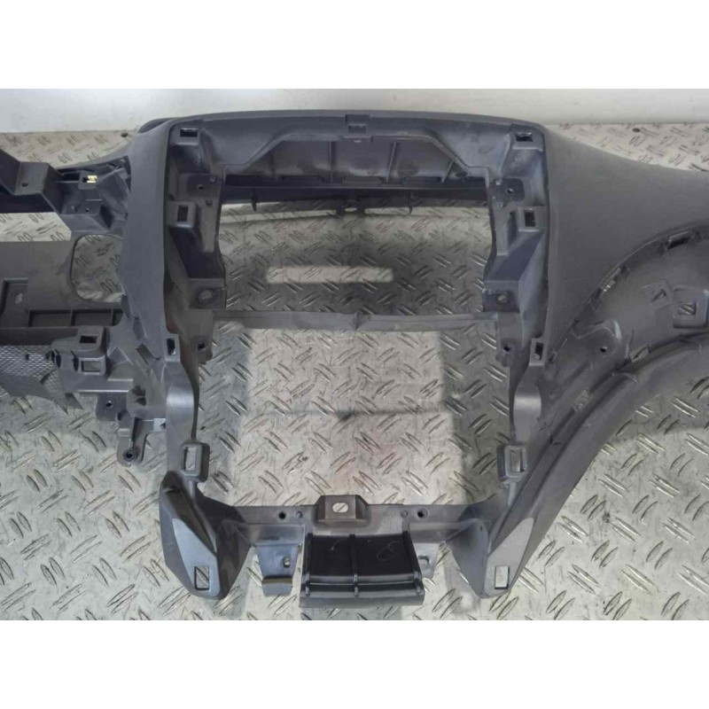Recambio de salpicadero para subaru forester s12 2.0 diesel cat referencia OEM IAM   