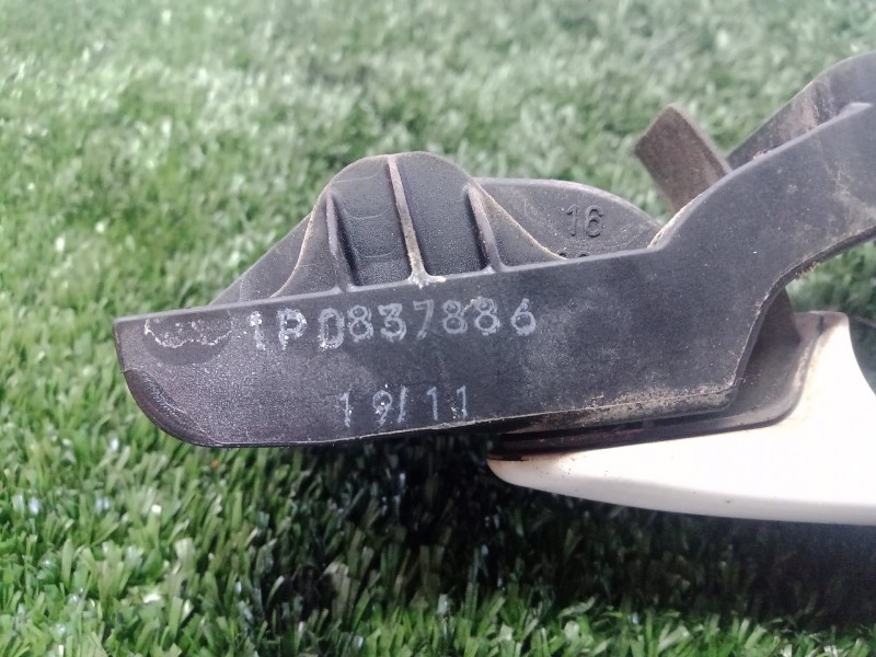 Recambio de maneta exterior delantera derecha para seat leon (1p1) 1.6 tdi referencia OEM IAM 1P0837886  