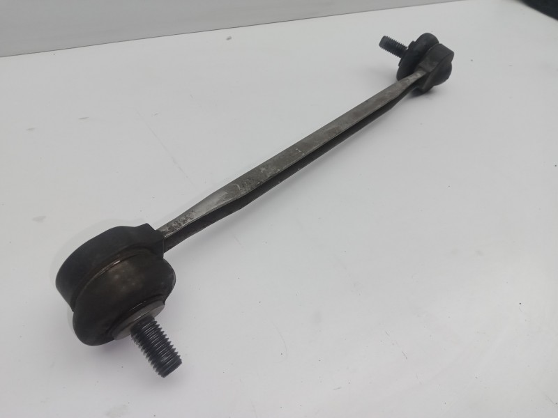 Recambio de bieleta estabilizadora delantera izquierda para volkswagen polo (6c1) 1.2 tsi referencia OEM IAM 6R0411315  