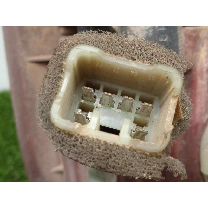 Recambio de piloto trasero derecho para kia carnival ii 2.9 crdi cat referencia OEM IAM SINREFERENCIA 02-06 