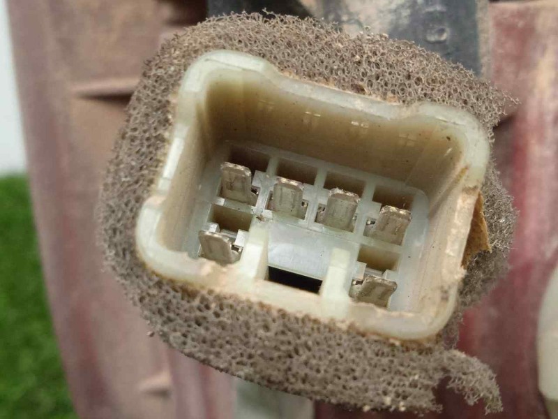 Recambio de piloto trasero derecho para kia carnival ii 2.9 crdi cat referencia OEM IAM SINREFERENCIA 02-06 