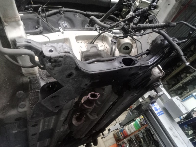 Recambio de puente delantero para kia rio 1.2 cat referencia OEM IAM   