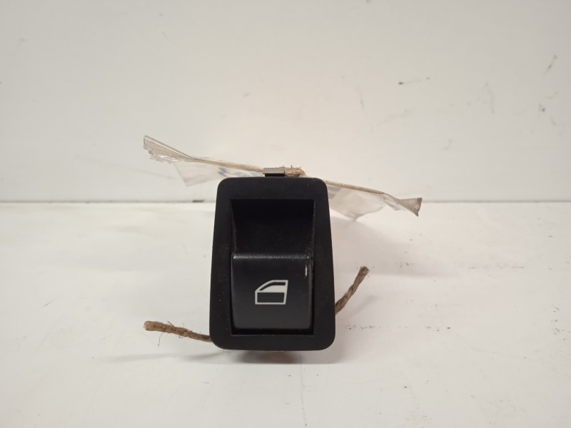 Recambio de mando elevalunas trasero derecho para bmw serie 3 berlina (e46) 325xi referencia OEM IAM 6902174  
