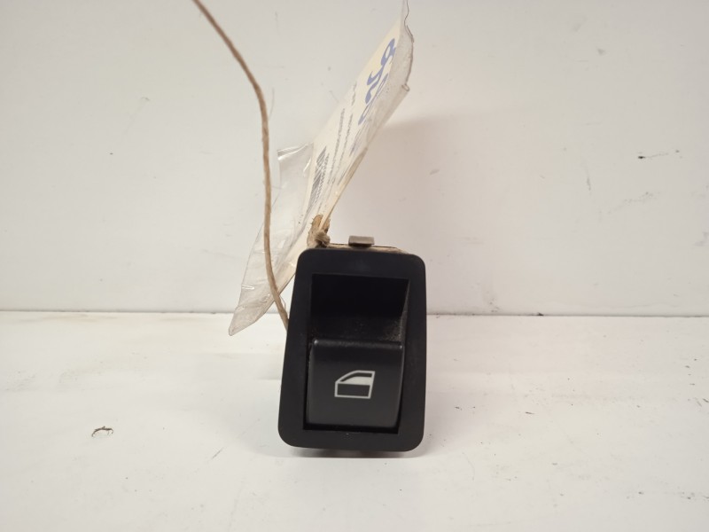 Recambio de mando elevalunas trasero izquierdo para bmw serie 3 berlina (e46) 325xi referencia OEM IAM 6902174  