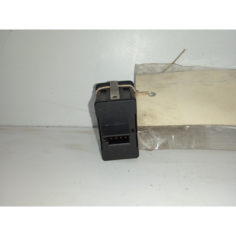 Recambio de mando elevalunas trasero izquierdo para bmw serie 3 berlina (e46) 325xi referencia OEM IAM 6902174  