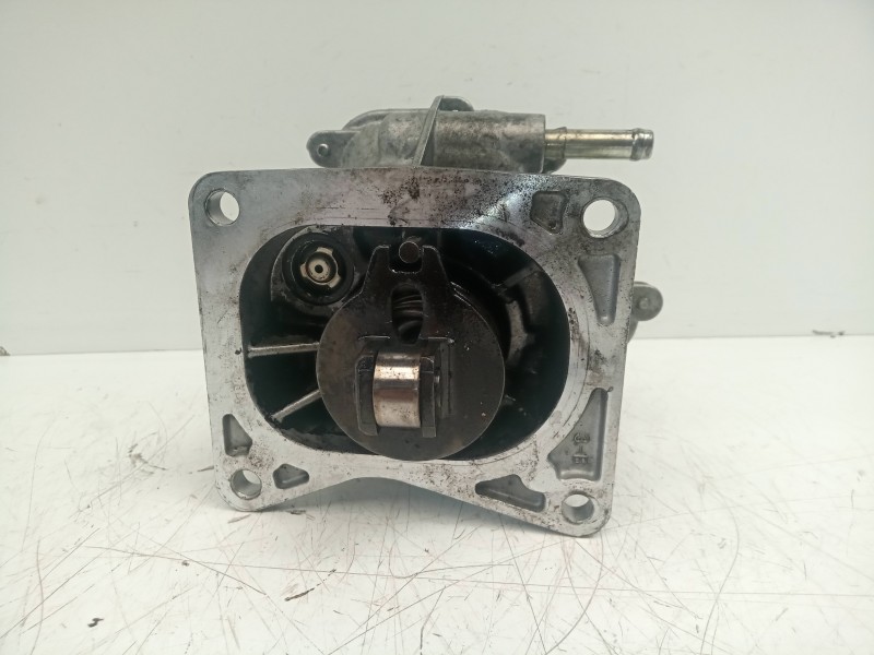 Recambio de depresor freno / bomba vacio para toyota avensis berlina (t 22) 2.0 turbodiesel cat referencia OEM IAM   NO TIENE RE