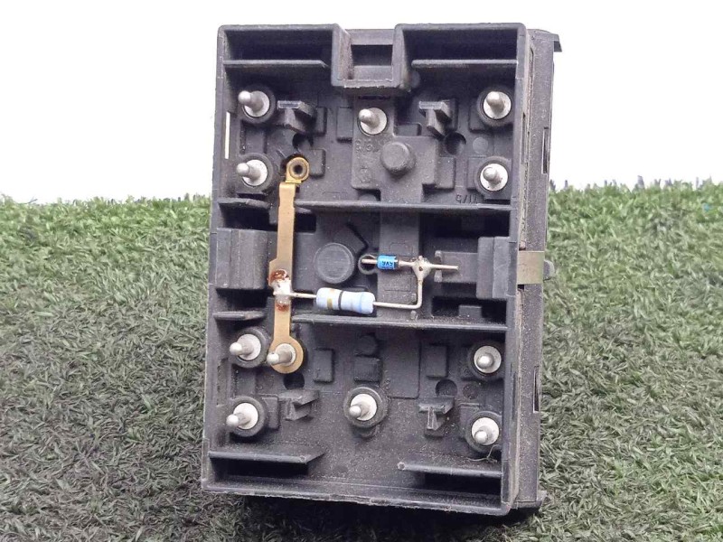 Recambio de mando elevalunas delantero izquierdo para bmw serie 5 berlina (e34) 2.5 cat referencia OEM IAM   