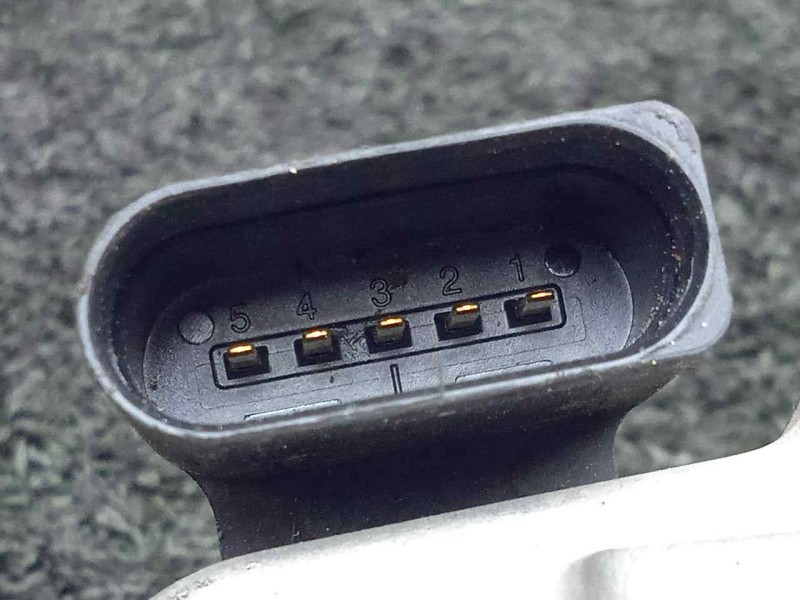 Recambio de caja mariposa para skoda fabia combi 1.4 tdi dpf referencia OEM IAM 04B131501D  