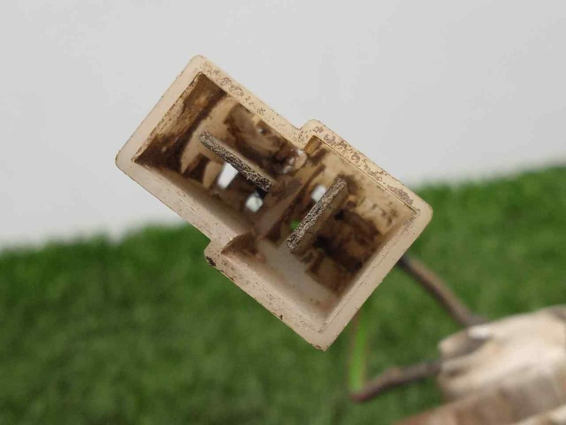 Recambio de piloto lateral izquierdo para nissan vanette (c 220) 2.0 diesel referencia OEM IAM   