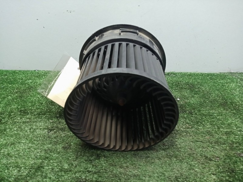 Recambio de motor calefaccion para peugeot 308 sw referencia OEM IAM T1011131B CON.CLIMA Ø DIAMETRO: 142MM