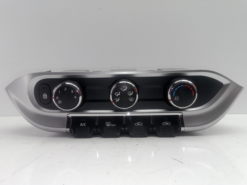 Recambio de mando climatizador para kia rio 1.2 cat referencia OEM IAM 972501W270 3.CONECTORES 