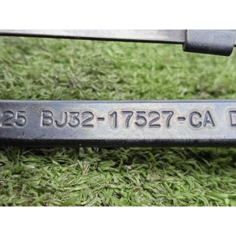 Recambio de brazo limpia delantero derecho para land rover evoque 2.2 td4 cat referencia OEM IAM BJ32317527CA  