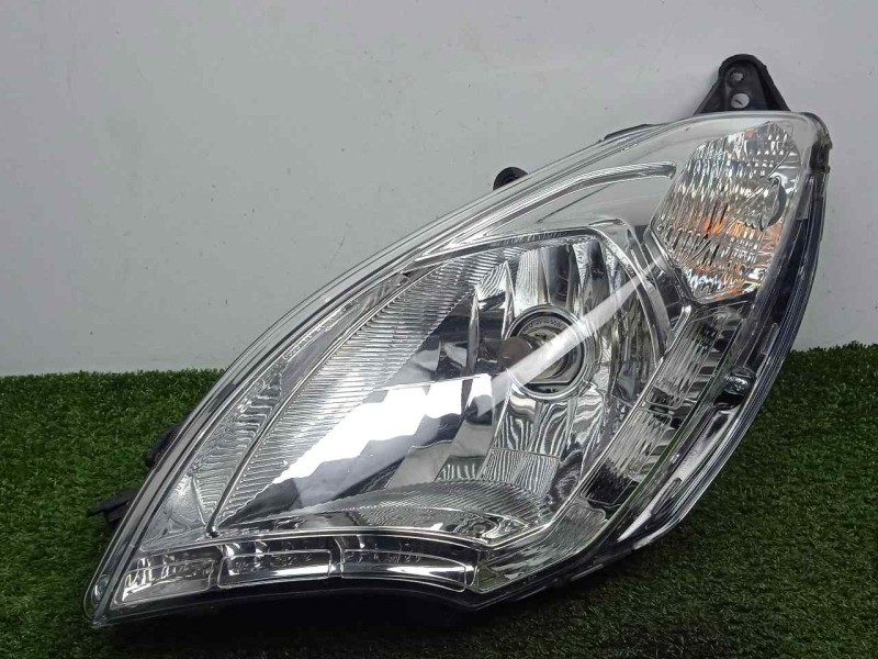 Recambio de faro izquierdo para peugeot satelis ii 125 referencia OEM IAM SINREFERENCIA  