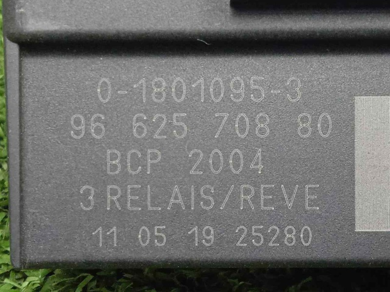 Recambio de caja precalentamiento para peugeot 308 sw referencia OEM IAM 9662570880-018010953  