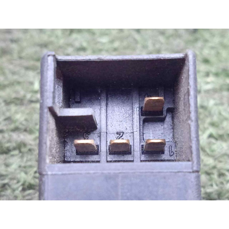 Recambio de mando elevalunas trasero izquierdo para volkswagen passat berlina (3b2) 1.9 tdi referencia OEM IAM 1J0959855  