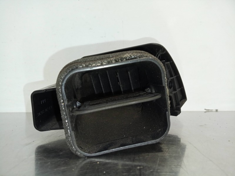 Recambio de rejilla aireadora para bmw serie 3 berlina (e46) 325xi referencia OEM IAM 64228361898  