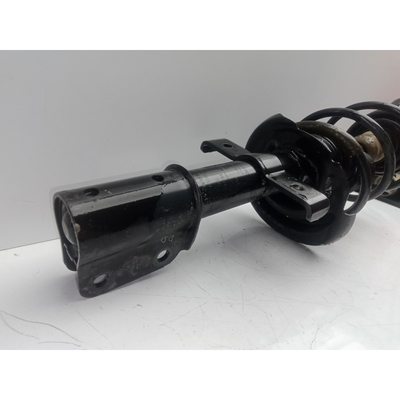 Recambio de amortiguador delantero derecho para renault clio iv 1.2 16v referencia OEM IAM   