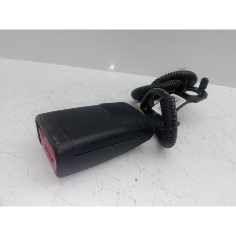 Recambio de enganche cinturon delantero derecho para kia rio 1.2 cat referencia OEM IAM 888401W000HU 2.PINES 