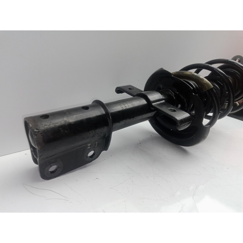 Recambio de amortiguador delantero izquierdo para renault clio iv 1.2 16v referencia OEM IAM   