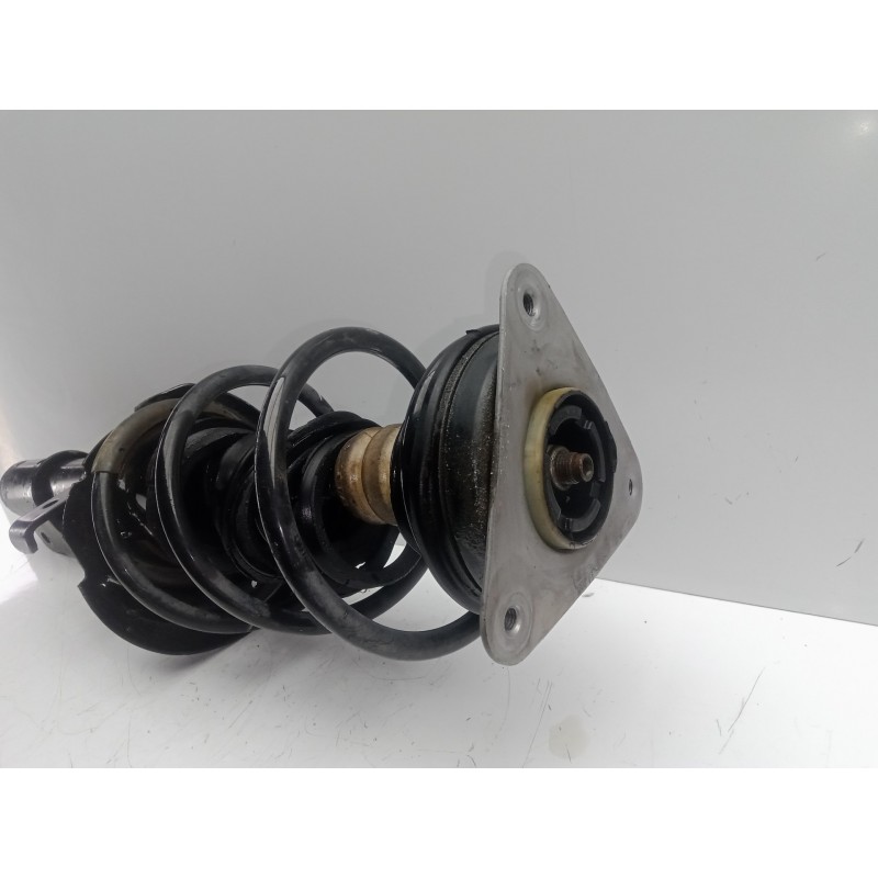 Recambio de amortiguador delantero izquierdo para renault clio iv 1.2 16v referencia OEM IAM   