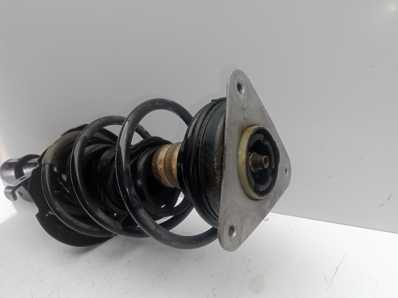 Recambio de amortiguador delantero izquierdo para renault clio iv 1.2 16v referencia OEM IAM   