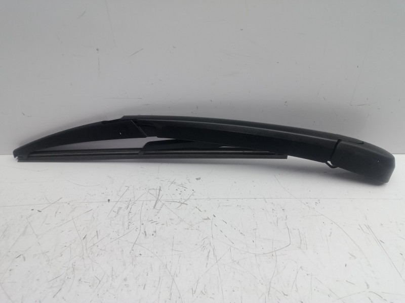 Recambio de brazo limpia trasero para kia rio 1.2 cat referencia OEM IAM 80008337  