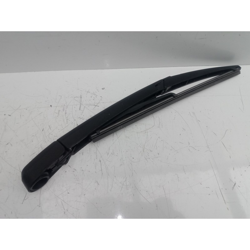 Recambio de brazo limpia trasero para kia rio 1.2 cat referencia OEM IAM 80008337  