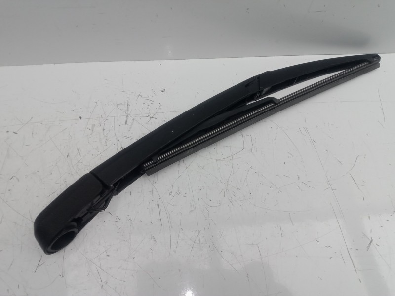 Recambio de brazo limpia trasero para kia rio 1.2 cat referencia OEM IAM 80008337  