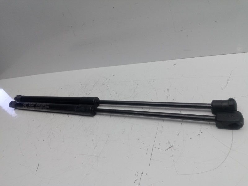 Recambio de amortiguadores maletero / porton para kia rio 1.2 cat referencia OEM IAM 817701W200  