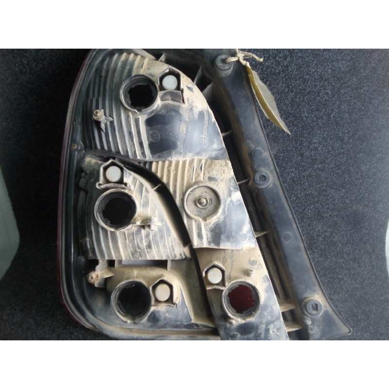 Recambio de piloto trasero derecho para kia carens 1.8 ls monovolumen referencia OEM IAM  00-02 