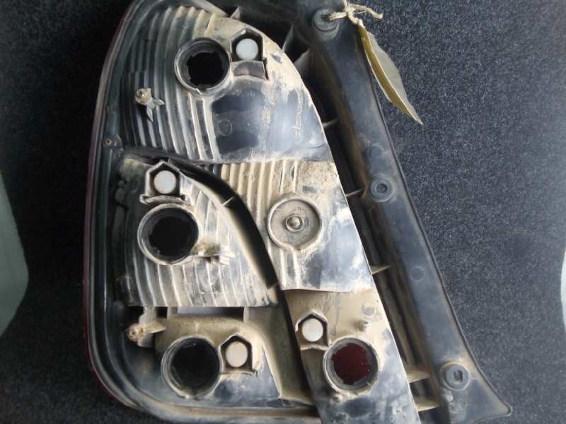 Recambio de piloto trasero derecho para kia carens 1.8 ls monovolumen referencia OEM IAM  00-02 