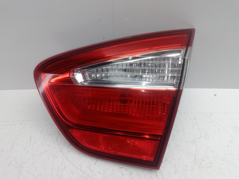 Recambio de piloto trasero derecho interior para kia rio 1.2 cat referencia OEM IAM 924041W2  