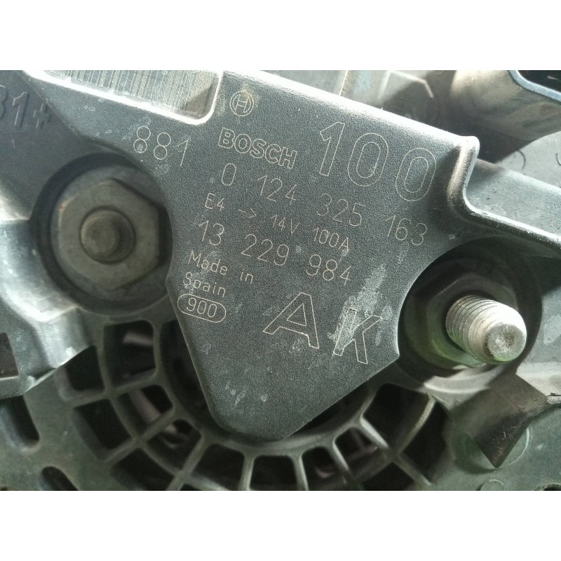 Recambio de alternador para opel astra h ber. 1.6 16v cat referencia OEM IAM 0124325163-13229984 BOSCH - 100AH POLEA.FIJA - 5.CA