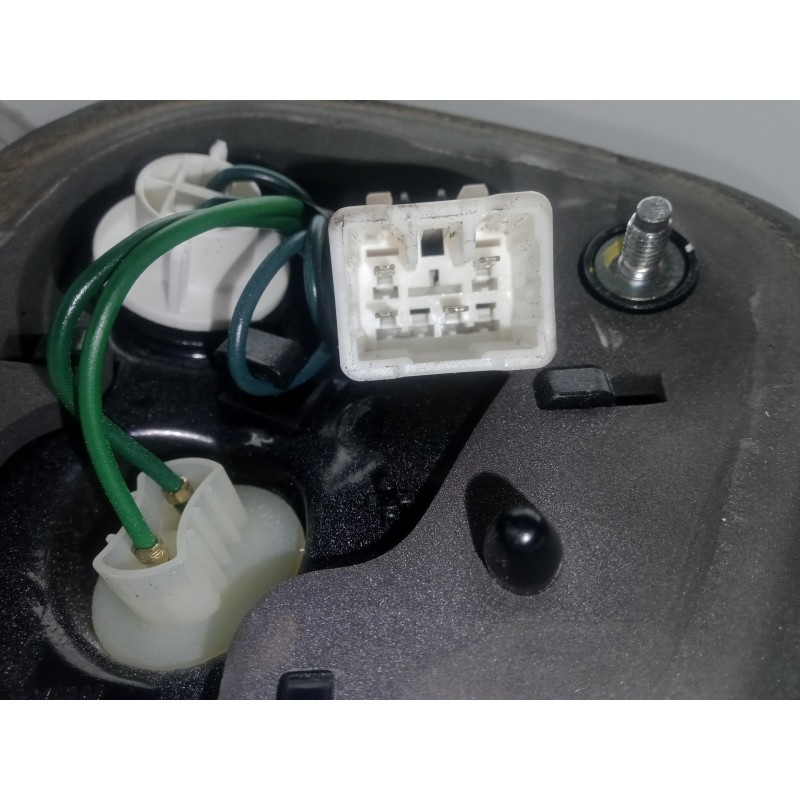 Recambio de piloto trasero derecho interior para kia rio 1.2 cat referencia OEM IAM 924041W2  