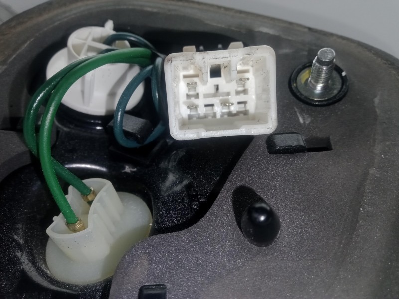 Recambio de piloto trasero derecho interior para kia rio 1.2 cat referencia OEM IAM 924041W2  