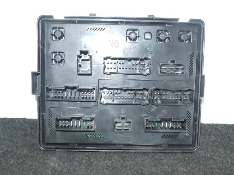 Recambio de caja reles / fusibles para ssangyong rodius 2.7 turbodiesel cat referencia OEM IAM A100DSL-05C19M-AK4920  