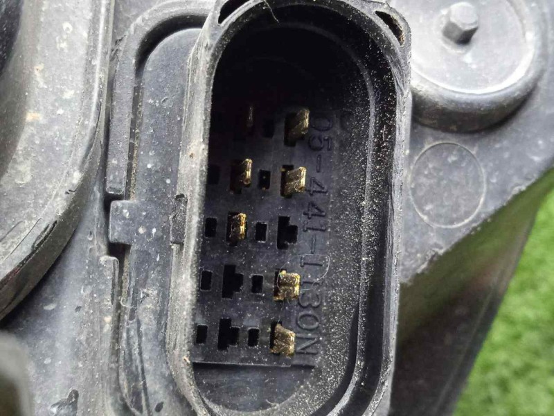 Recambio de faro derecho para ford focus berlina (cap) 1.6 tdci cat referencia OEM IAM SINREFERENCIA 05-08 FONDO.CROMADO