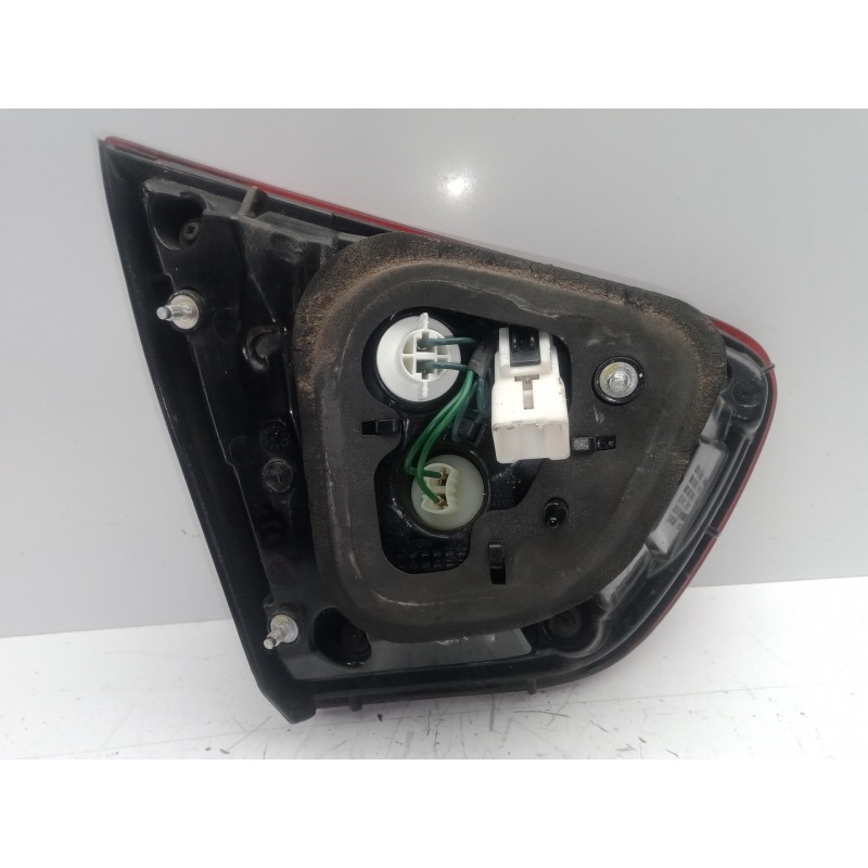 Recambio de piloto trasero derecho interior para kia rio 1.2 cat referencia OEM IAM 924041W2  