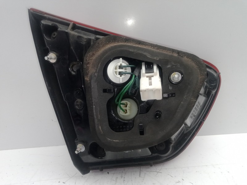 Recambio de piloto trasero derecho interior para kia rio 1.2 cat referencia OEM IAM 924041W2  