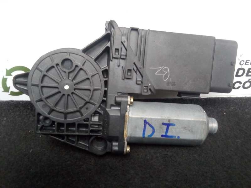 Recambio de motor elevalunas delantero izquierdo para volkswagen passat berlina (3b2) 1.9 tdi referencia OEM IAM 0130821695-1014